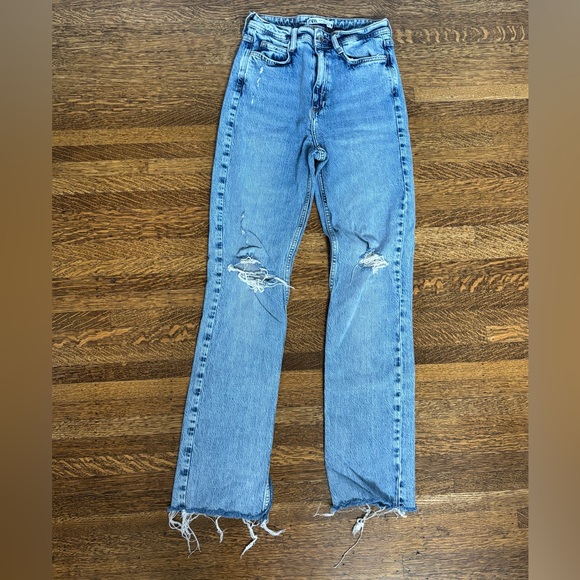 Zara Ripped Jeans - Picture 4 of 6